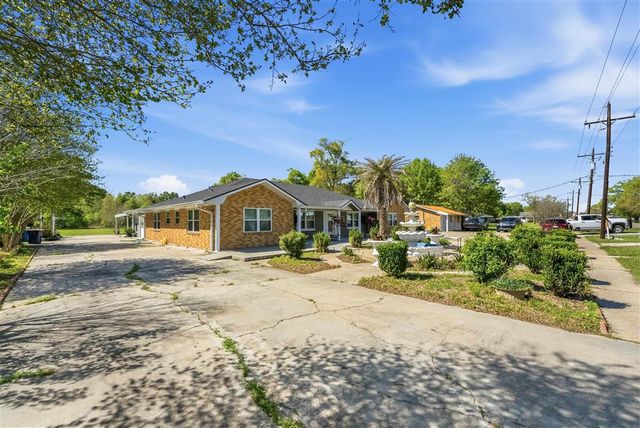 301 N Thomson Ave Avenue, Iowa, LA 70647