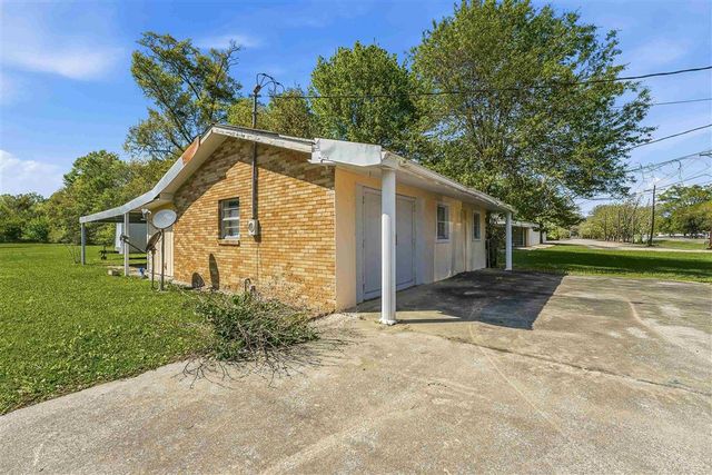 301 N Thomson Ave Avenue, Iowa, LA 70647