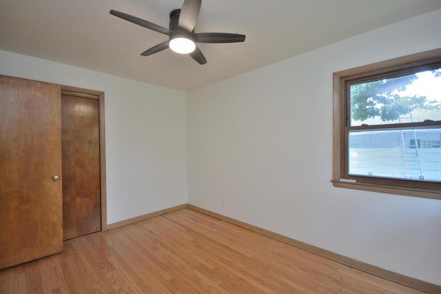 3122 W Rochelle AVENUE, Glendale, WI 53209