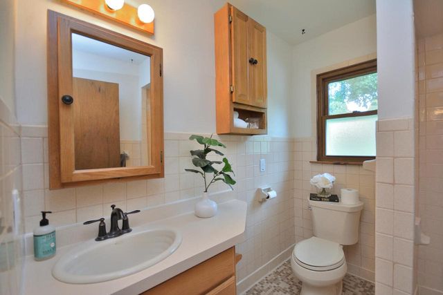 3122 W Rochelle AVENUE, Glendale, WI 53209