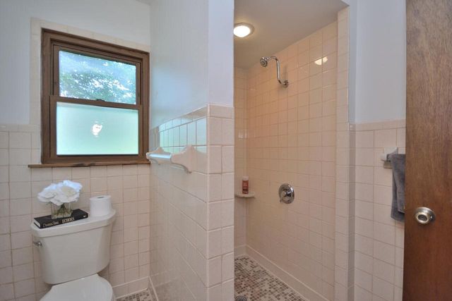 3122 W Rochelle AVENUE, Glendale, WI 53209