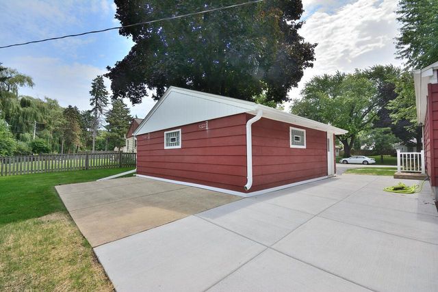 3122 W Rochelle AVENUE, Glendale, WI 53209