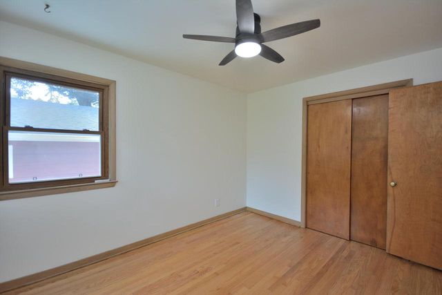 3122 W Rochelle AVENUE, Glendale, WI 53209