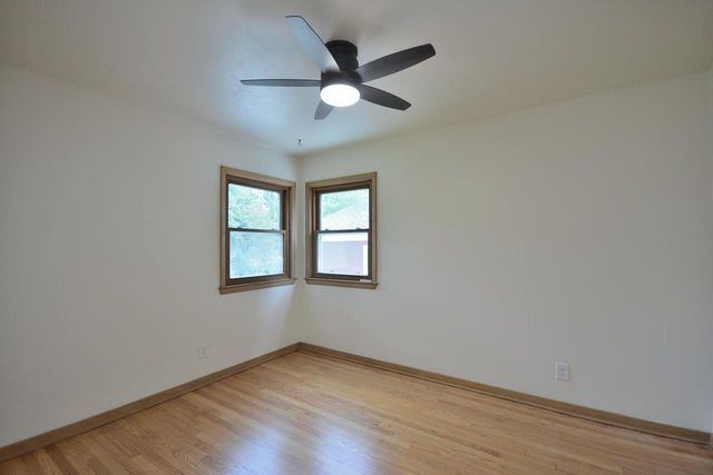 3122 W Rochelle AVENUE, Glendale, WI 53209