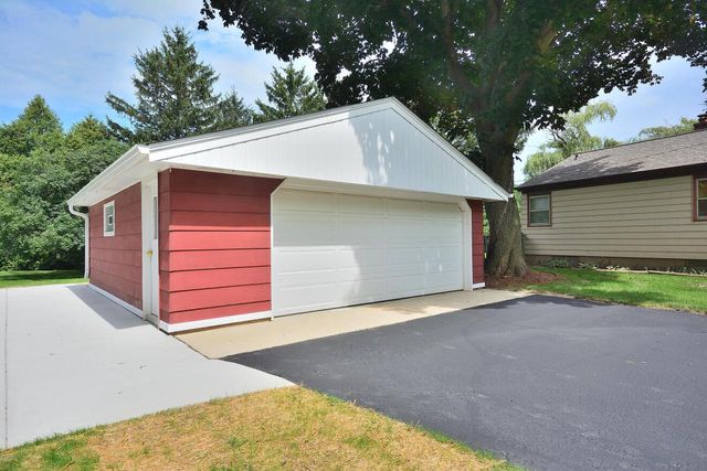 3122 W Rochelle AVENUE, Glendale, WI 53209