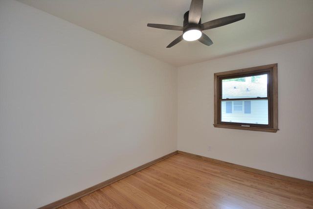 3122 W Rochelle AVENUE, Glendale, WI 53209