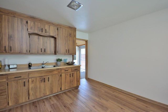 3122 W Rochelle AVENUE, Glendale, WI 53209