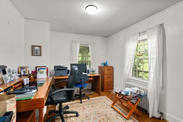 20 Buswell Park, Newton, MA 02458