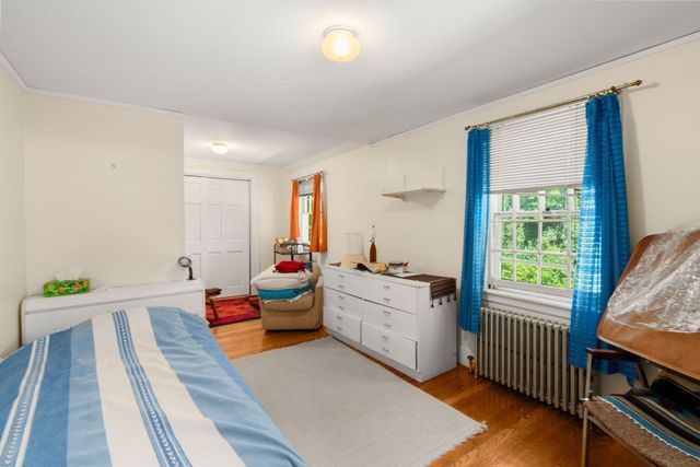 20 Buswell Park, Newton, MA 02458