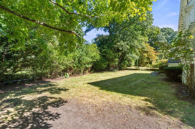 20 Buswell Park, Newton, MA 02458