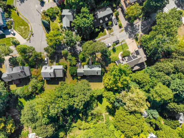 20 Buswell Park, Newton, MA 02458