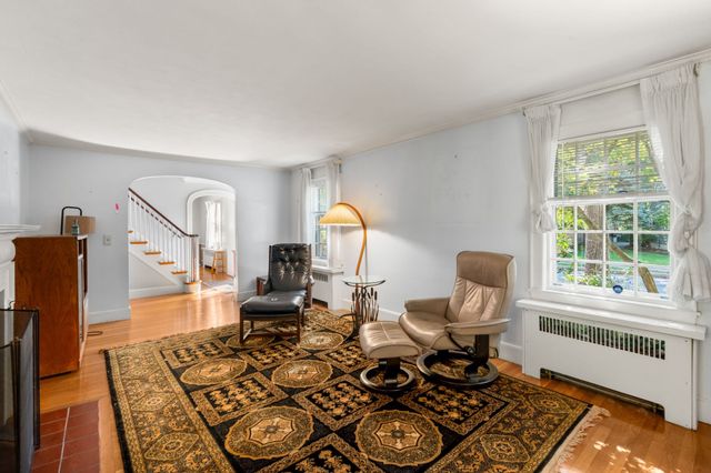 20 Buswell Park, Newton, MA 02458