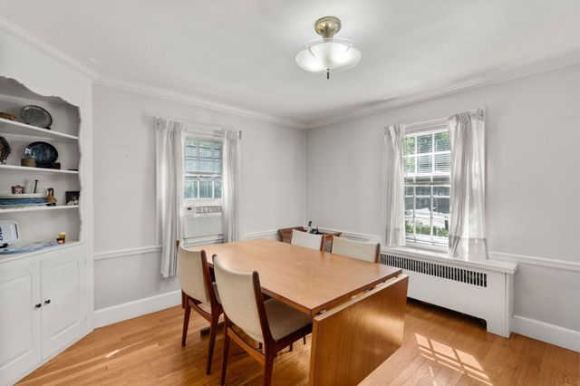 20 Buswell Park, Newton, MA 02458