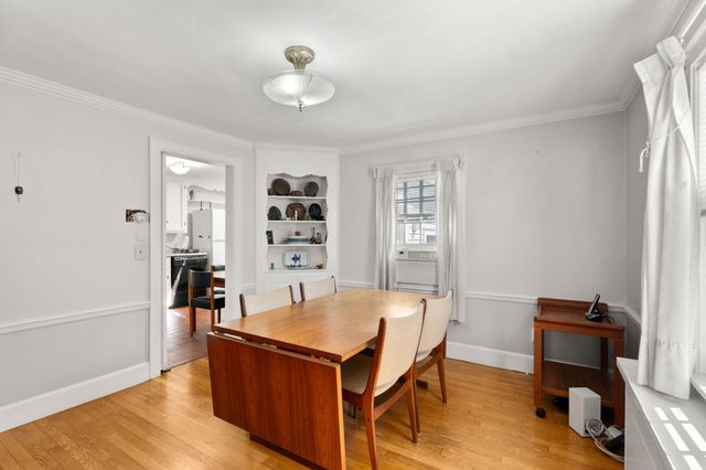 20 Buswell Park, Newton, MA 02458
