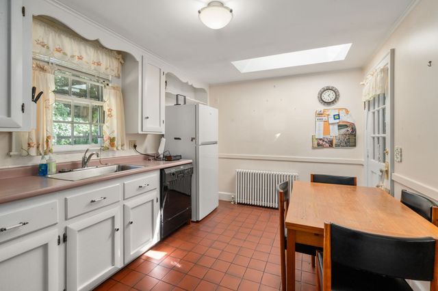 20 Buswell Park, Newton, MA 02458
