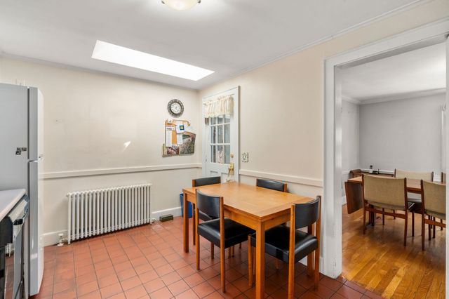 20 Buswell Park, Newton, MA 02458