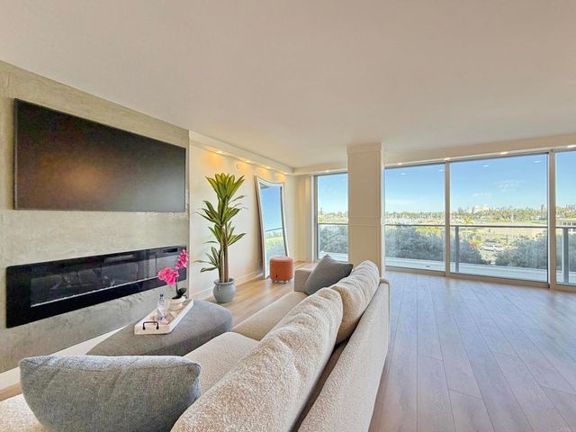 1820 Avenida del mundo 208, Coronado, CA 92118