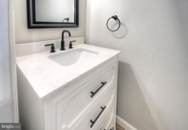 36 SADDLEBROOK DR, Sewell, NJ 08080