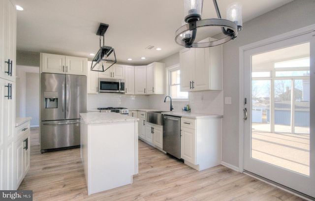 36 SADDLEBROOK DR, Sewell, NJ 08080