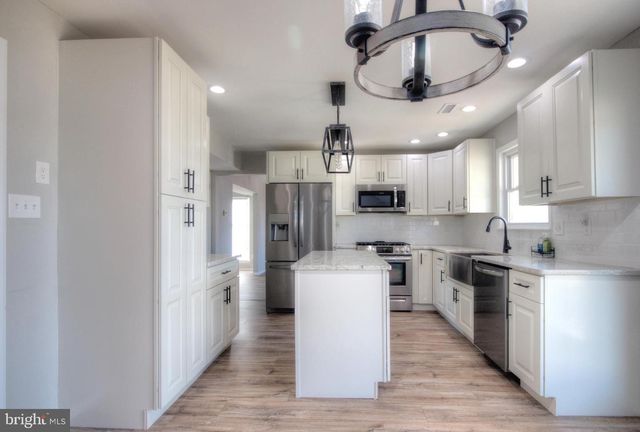 36 SADDLEBROOK DR, Sewell, NJ 08080