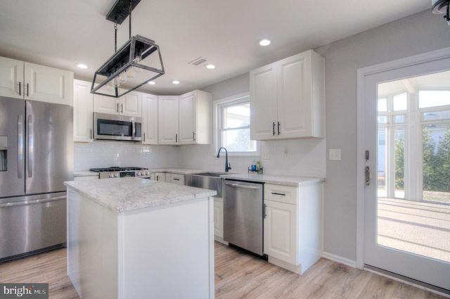 36 SADDLEBROOK DR, Sewell, NJ 08080