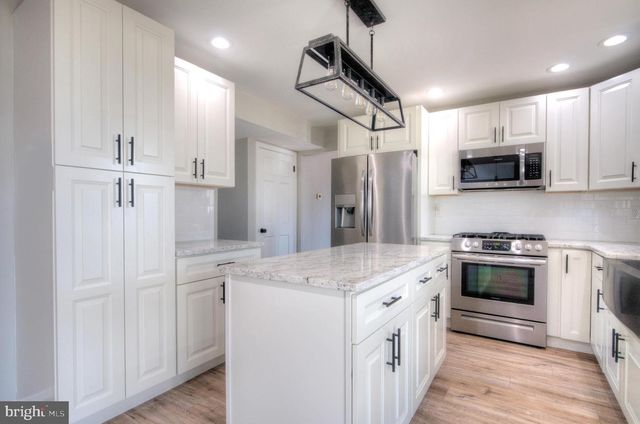 36 SADDLEBROOK DR, Sewell, NJ 08080