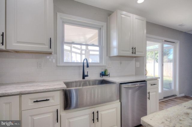 36 SADDLEBROOK DR, Sewell, NJ 08080