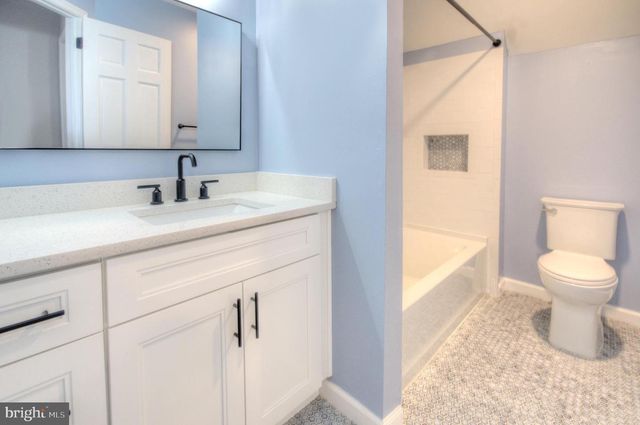 36 SADDLEBROOK DR, Sewell, NJ 08080