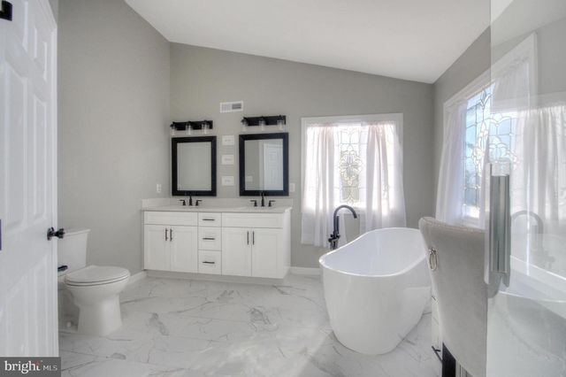 36 SADDLEBROOK DR, Sewell, NJ 08080