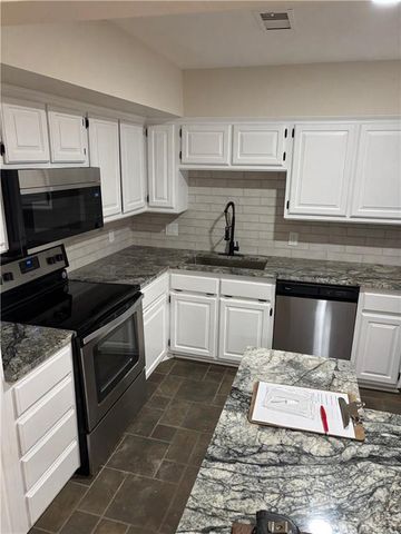 4511 Headwood Drive 5, Kansas City, MO 64111
