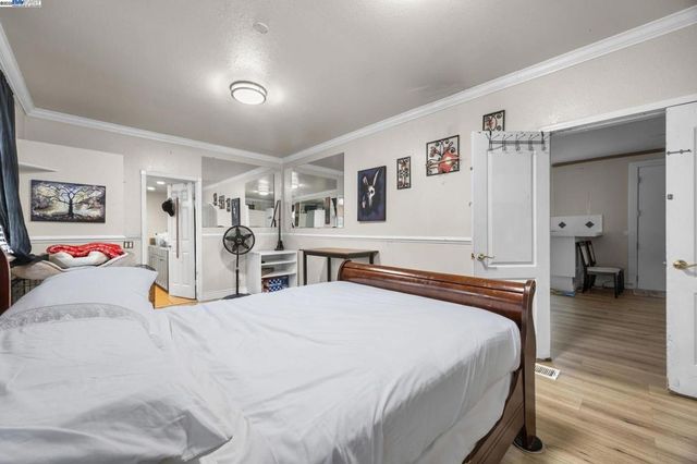 2421 W Rumble Rd, Modesto, CA 95350