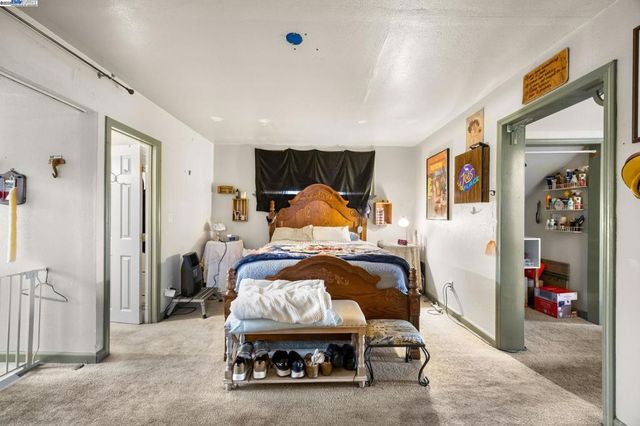 2421 W Rumble Rd, Modesto, CA 95350