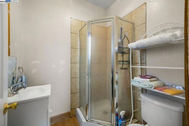 2421 W Rumble Rd, Modesto, CA 95350