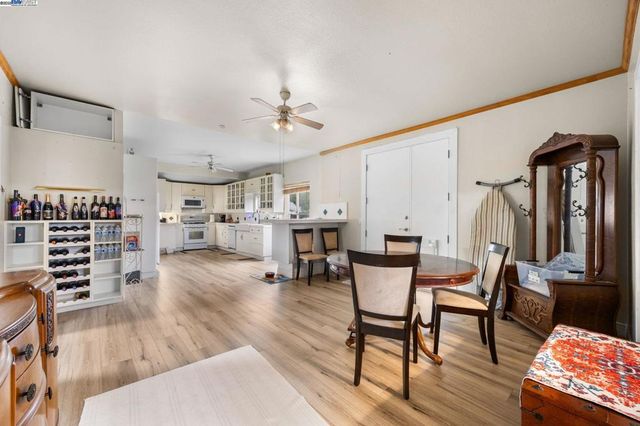 2421 W Rumble Rd, Modesto, CA 95350