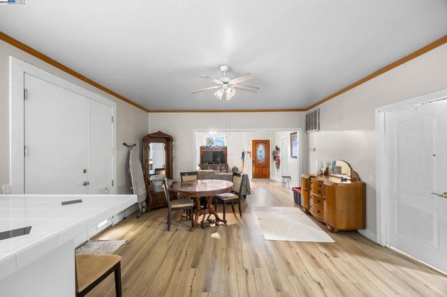 2421 W Rumble Rd, Modesto, CA 95350