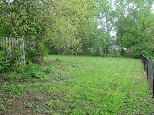 2N131 Willard Street, Carol Stream, IL 60188