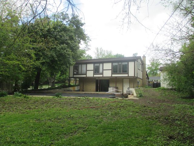 2N131 Willard Street, Carol Stream, IL 60188