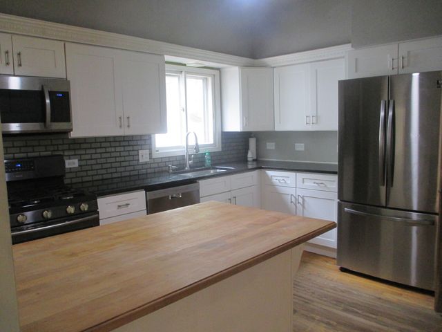 2N131 Willard Street, Carol Stream, IL 60188