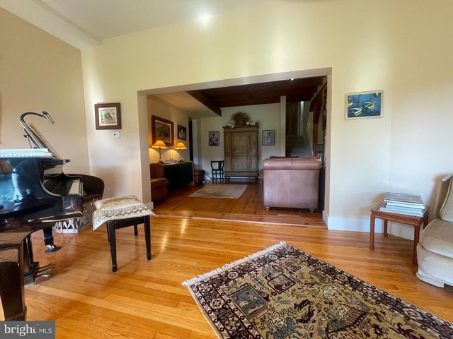 2215 GRUBBS MILL RD, Berwyn, PA 19312