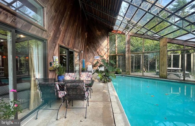 2215 GRUBBS MILL RD, Berwyn, PA 19312