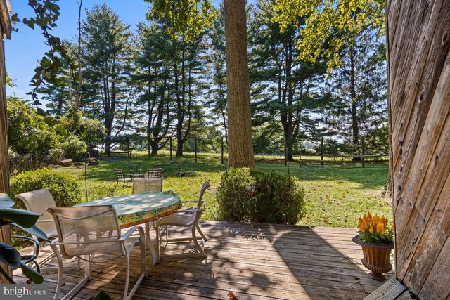 2215 GRUBBS MILL RD, Berwyn, PA 19312