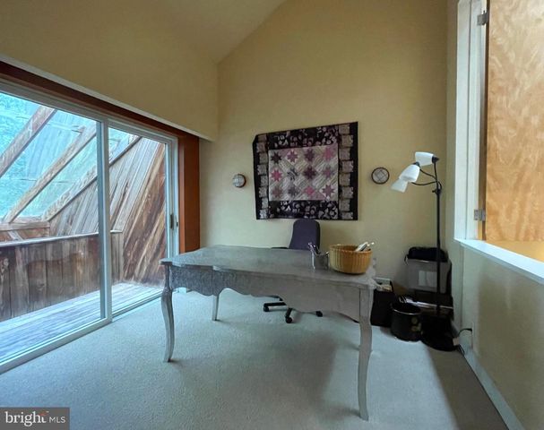 2215 GRUBBS MILL RD, Berwyn, PA 19312