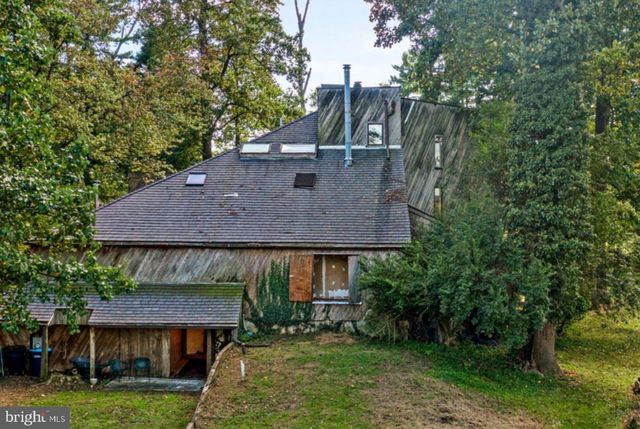 2215 GRUBBS MILL RD, Berwyn, PA 19312