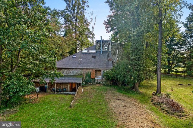 2215 GRUBBS MILL RD, Berwyn, PA 19312