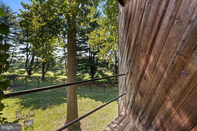 2215 GRUBBS MILL RD, Berwyn, PA 19312