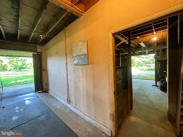 2215 GRUBBS MILL RD, Berwyn, PA 19312