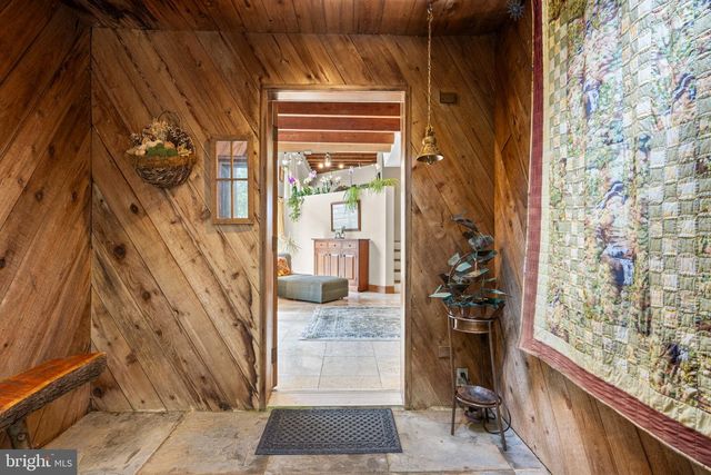 2215 GRUBBS MILL RD, Berwyn, PA 19312