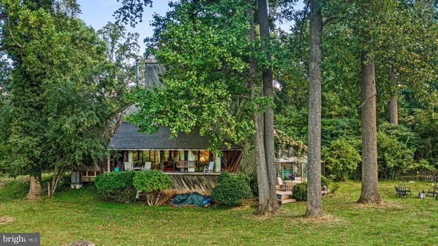 2215 GRUBBS MILL RD, Berwyn, PA 19312
