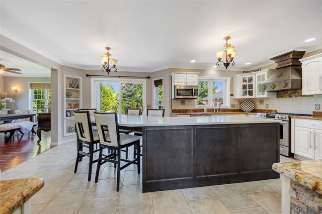 746 Hailey Dr, Webster, NY 14580