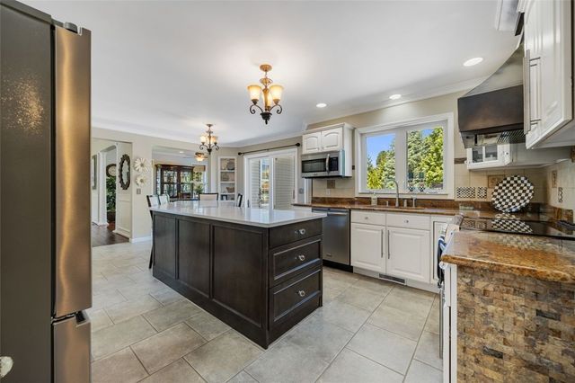 746 Hailey Dr, Webster, NY 14580